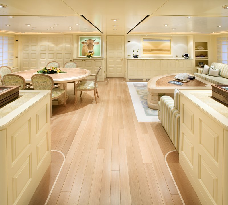 Sky-lounge Profile On Yacht LAUREL