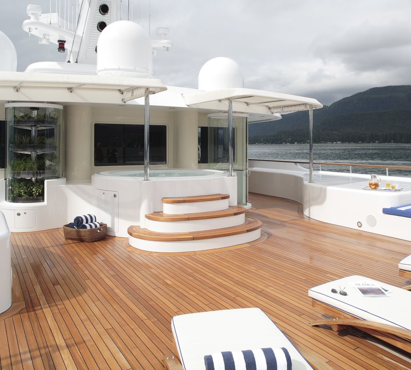 Jacuzzi Pool On Yacht LAUREL