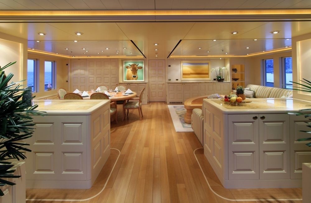 Sky-lounge Profile On Board Yacht LAUREL