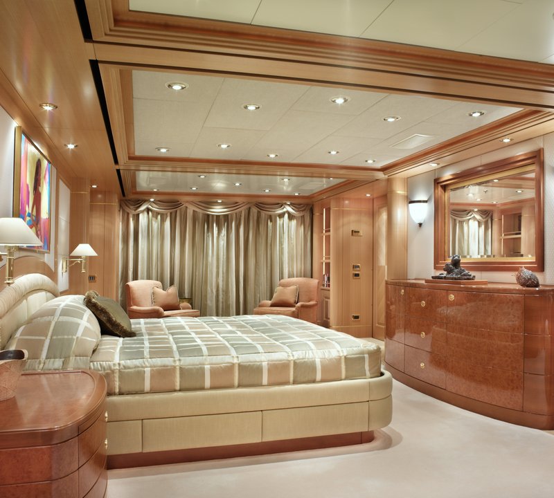 Berth: Yacht LAUREL's Main Master Cabin Captured
