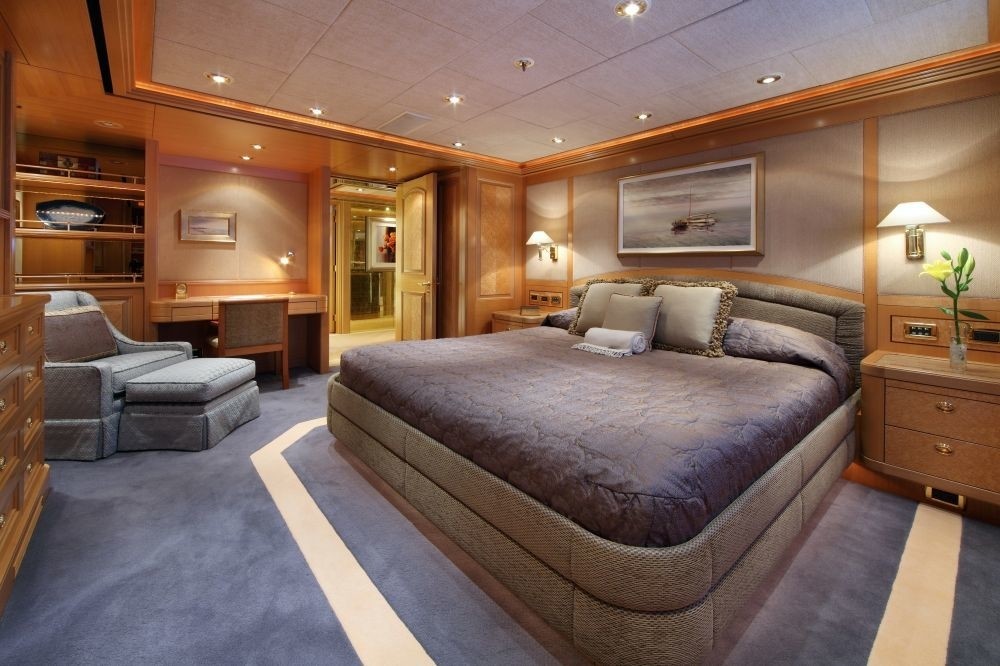 Guest's Cabin Including King Berth Blue On Board Yacht LAUREL