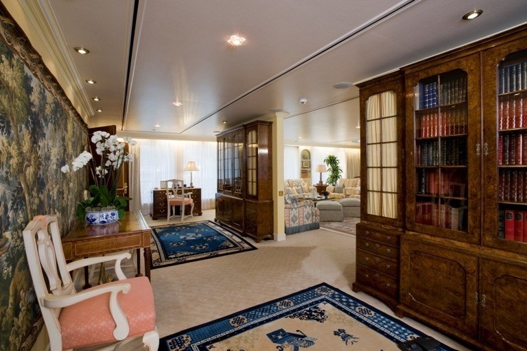 Profile: Yacht LEANDER G's Premier Saloon Photograph