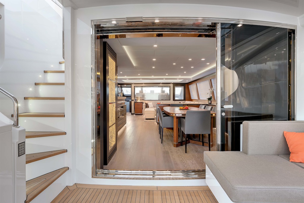 8 Luxury superyacht Mangusta 132 exteriors