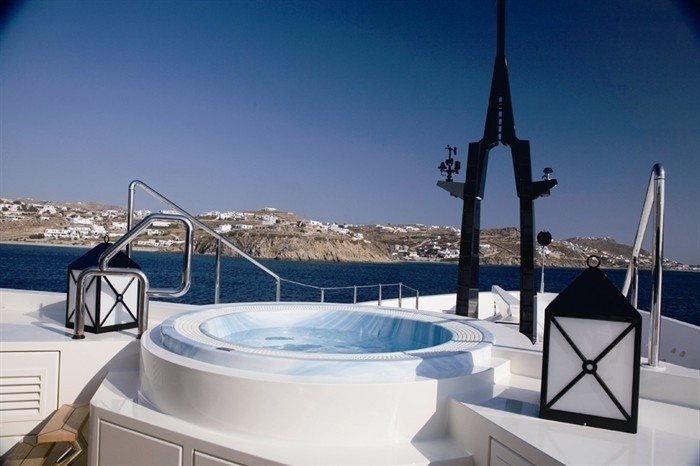 Jacuzzi Pool On Yacht ALFA NERO