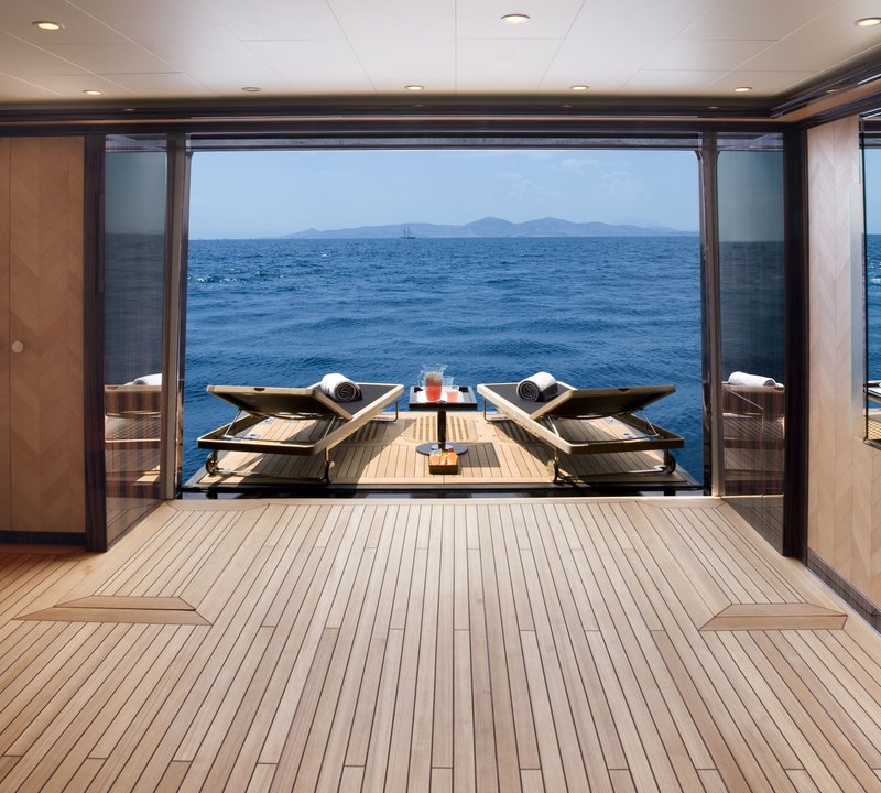 Sunshine Balcony / Terrace On Yacht ALFA NERO