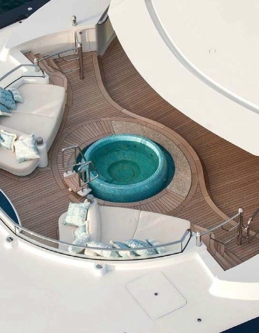 Jacuzzi Pool Aboard Yacht SOLANDGE