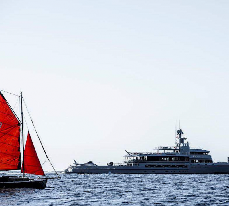 85m Mega Yacht Explorer