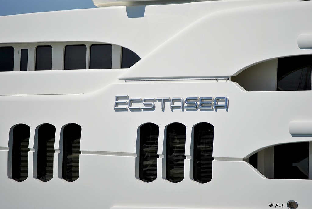 The 86m Yacht ECSTASEA