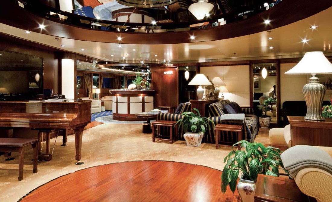 The 89m Yacht LAUREN L