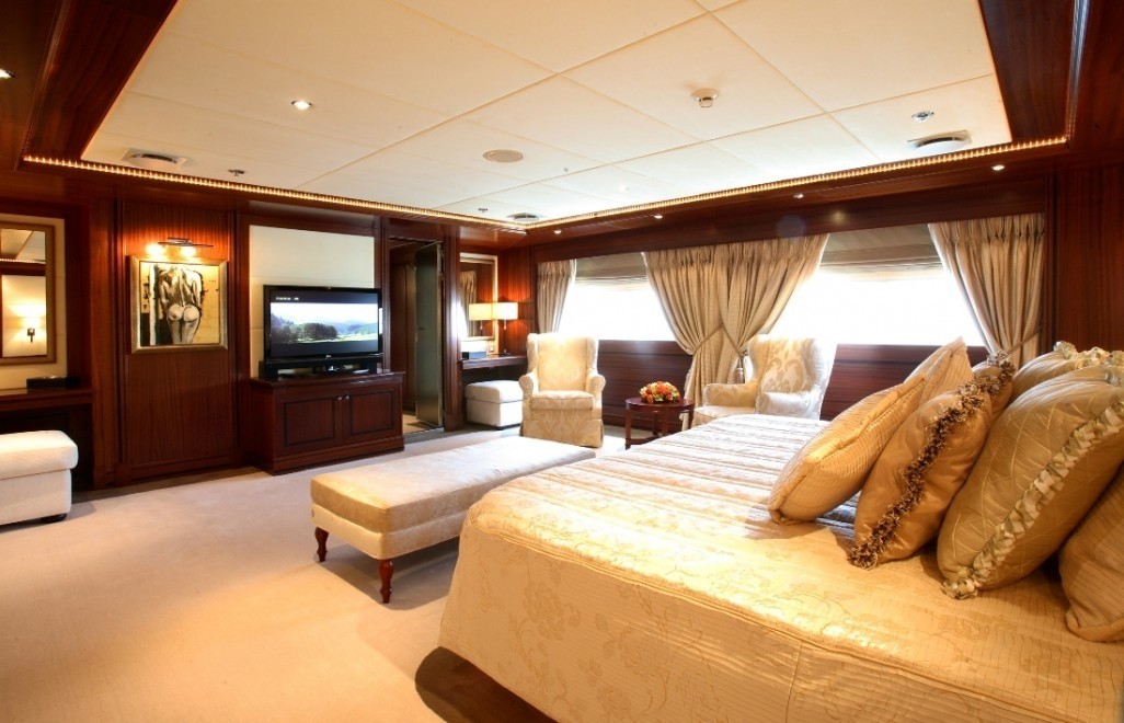 The 89m Yacht LAUREN L