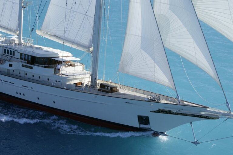 90M CUSTOM SAILING YACHT