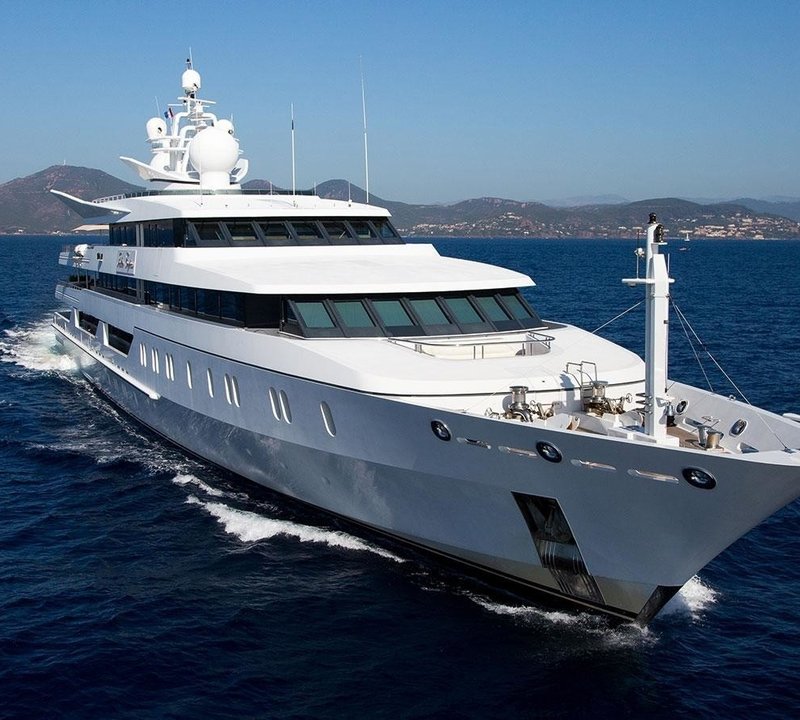 Cruising On Yacht INDIAN EMPRESS