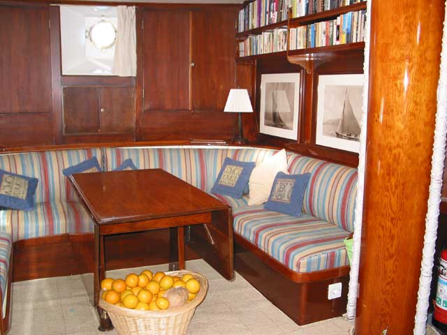 AILE BLANCHE - Lower Salon