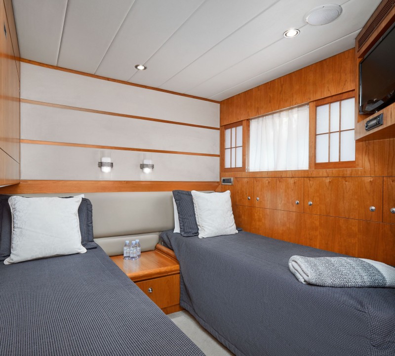 Twin cabin
