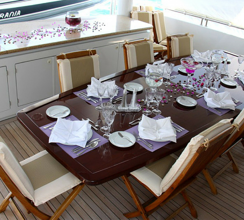 Al Fresco Dining
