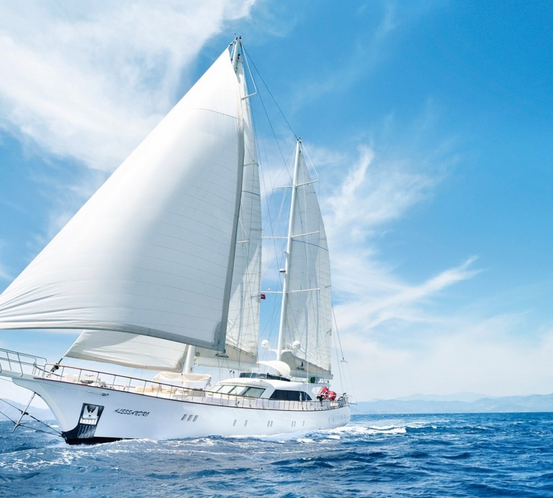Alessandro Exterior - Cruising