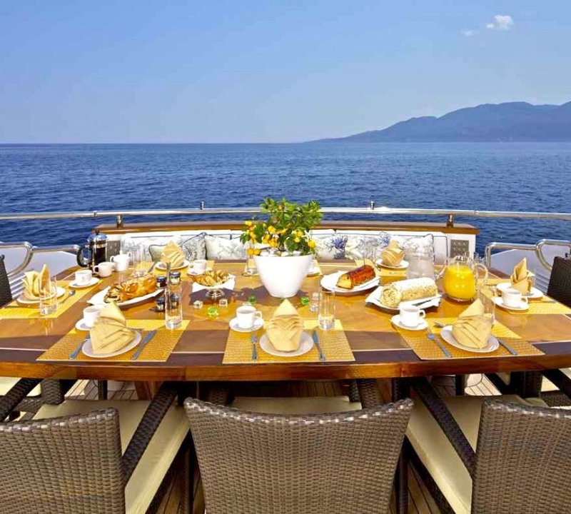 Alfresco Dining