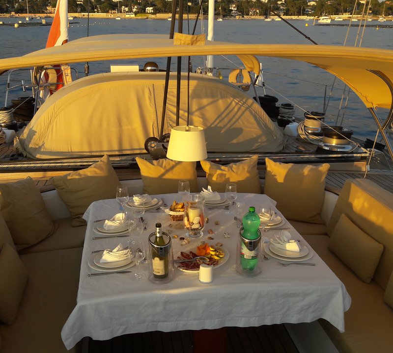 Alfresco Dining