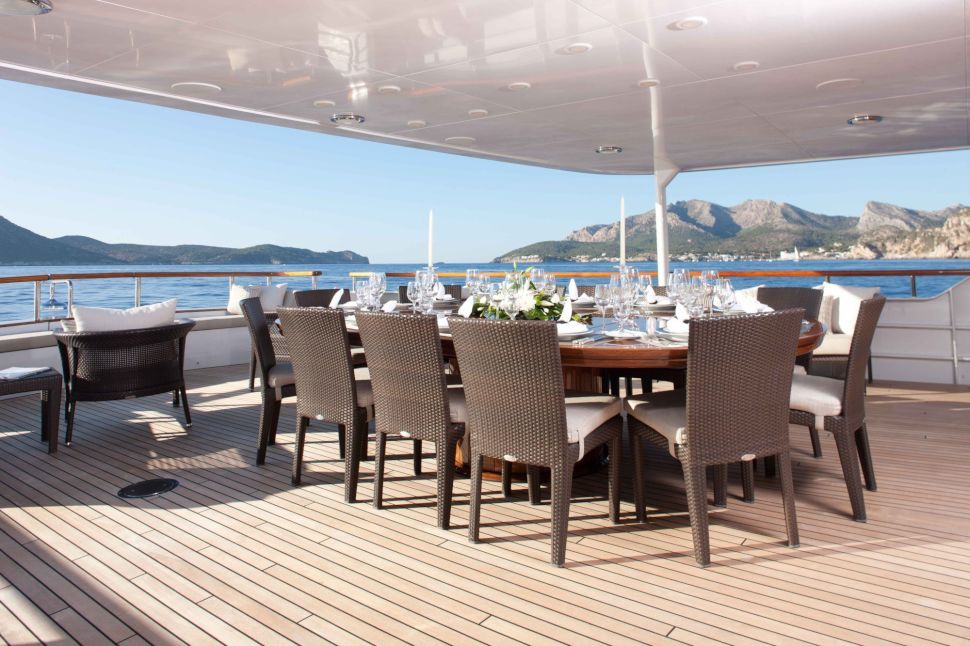 Alfresco Dining