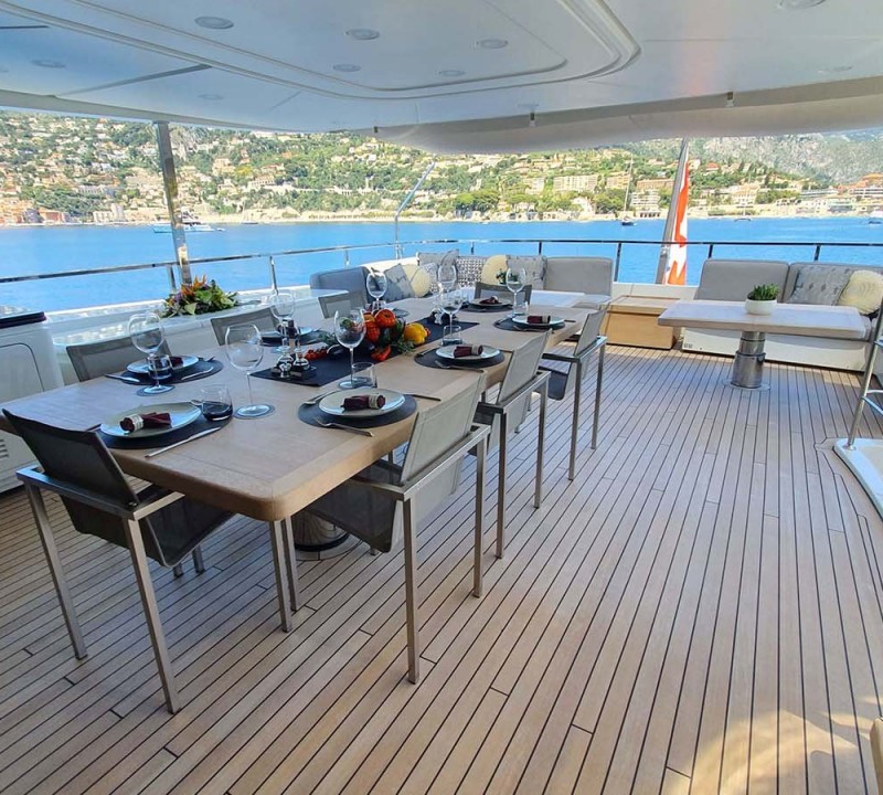 Alfresco Dining