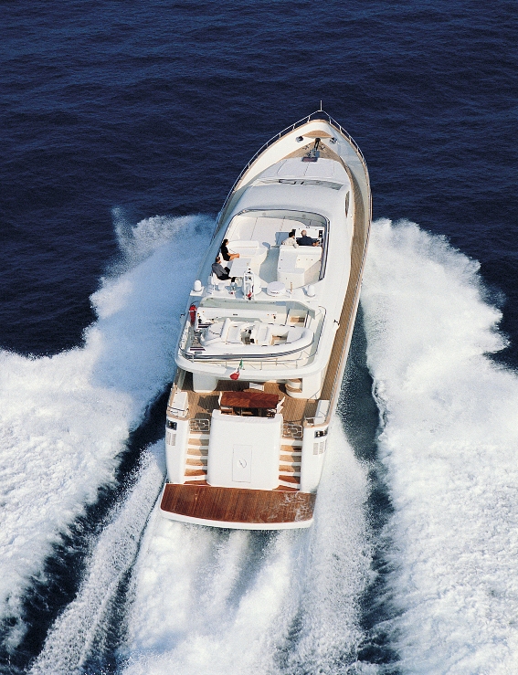 Amer 86 JAUNI -  Aft View