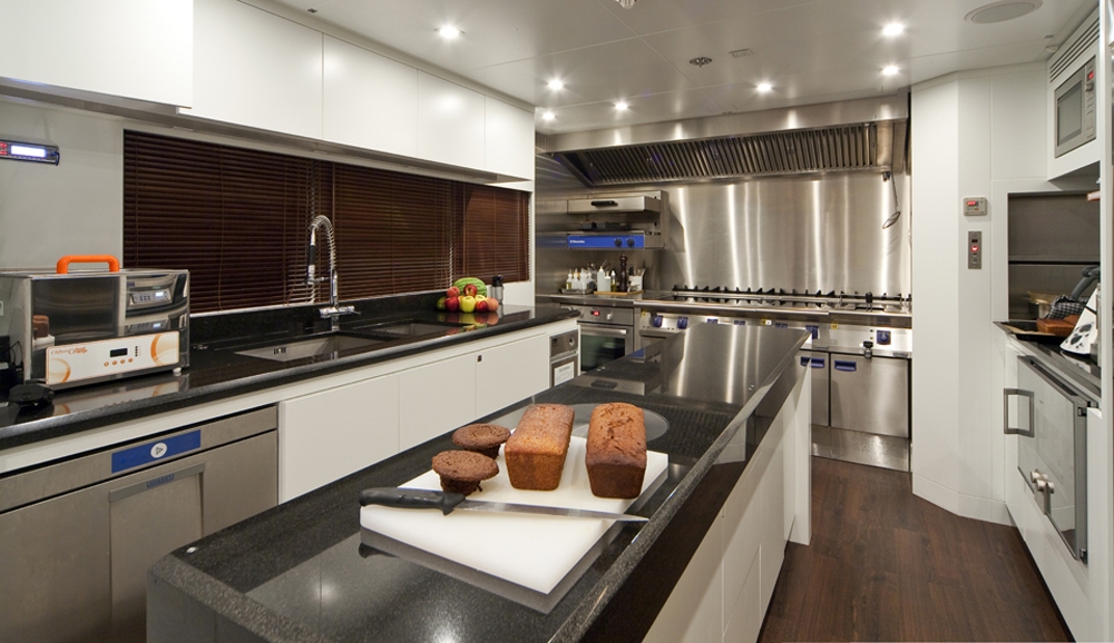 BARAKA - a well equipped galley