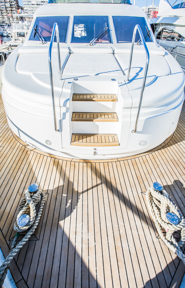 Foredeck sunning