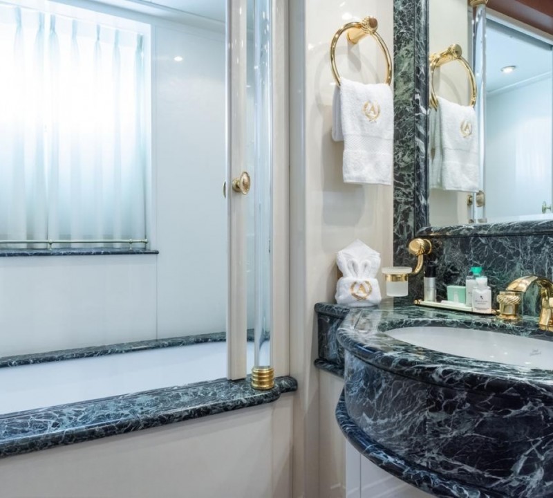 Bathroom Area 0