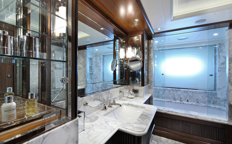 Benetti Seanna megayacht Bathroom-001