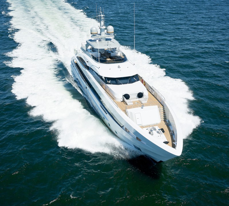 Book Ends Yacht © Dick Holthuis