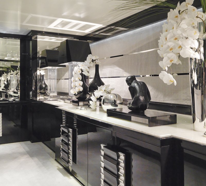 Bridge_Deck_Salon