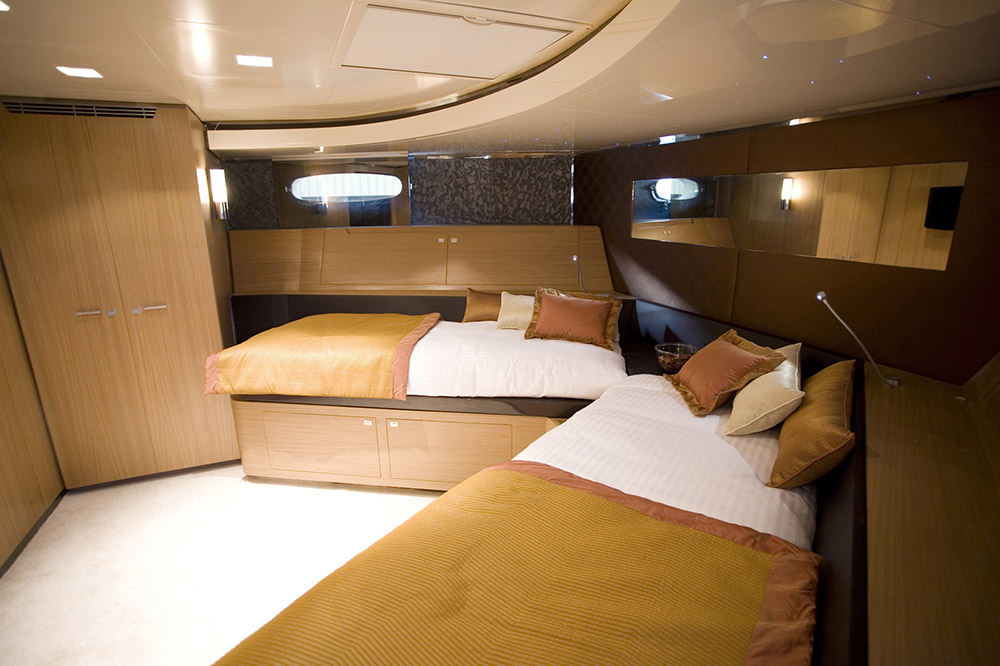CABIN - V BERTH