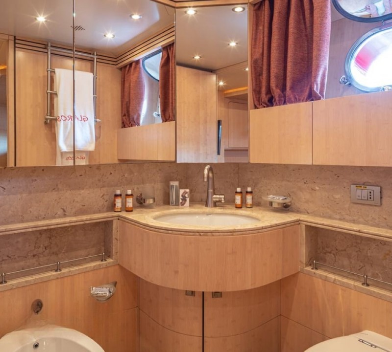 Master Bathroom 01