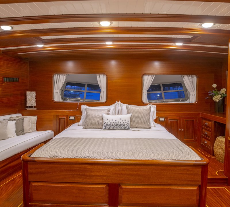 Double Cabin