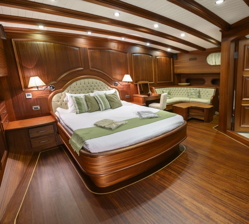 VIP cabin forward