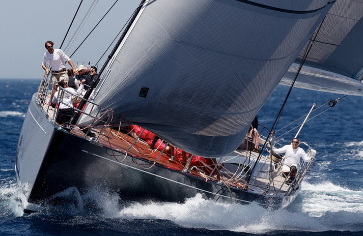 Cape Arrow yacht - front view-001