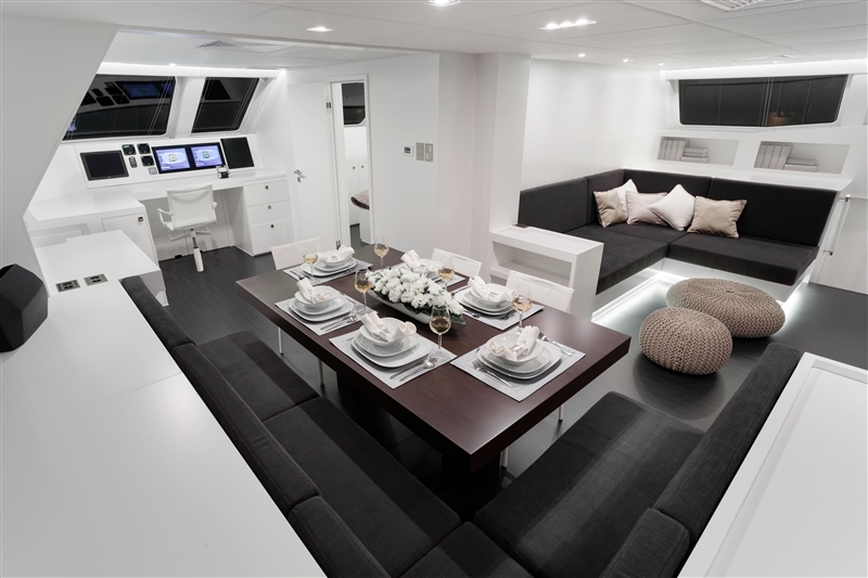 Catamaran LEVANT - Main Salon