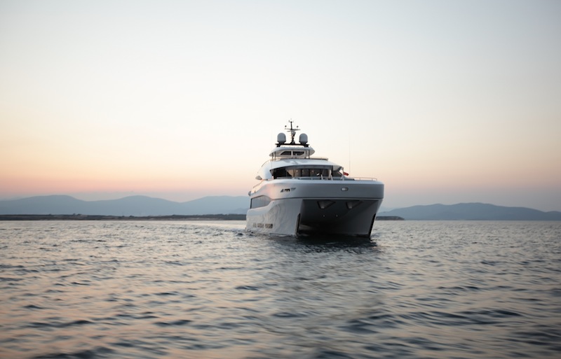 Curvelle Quaranta superyacht catamaran bow