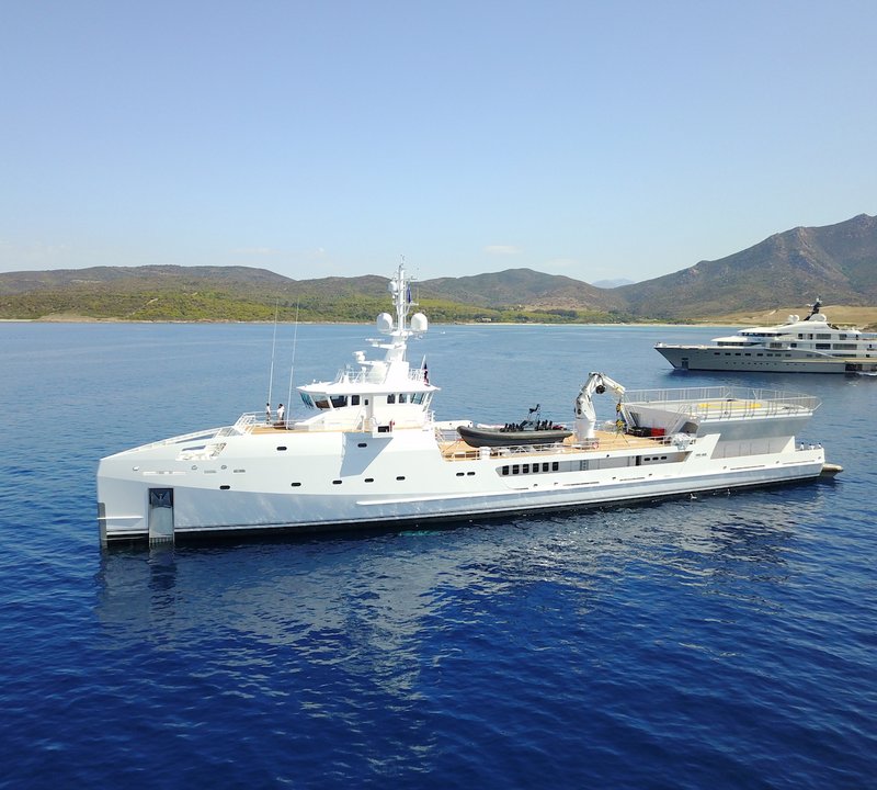 DAMEN Yacht Support GAME CHANGER And AMELS HERE COMES THE SUN