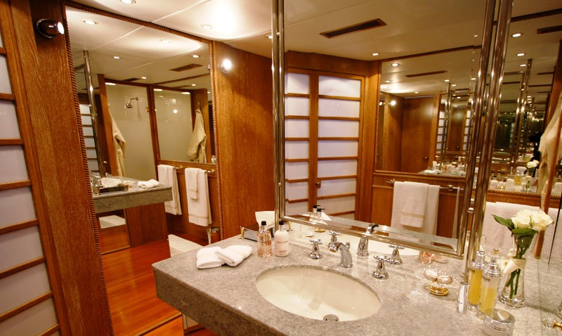 DANGLETERRE II  Bathroom