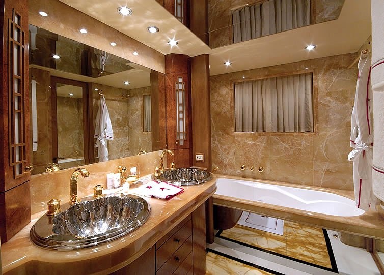 Double Cabin - Bathroom