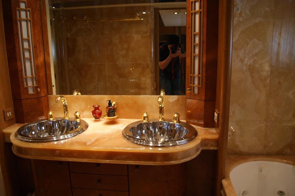 Double Cabin - Bathroom