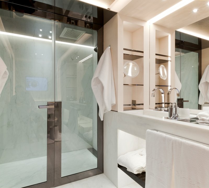 Double Guest Cabin Ensuite