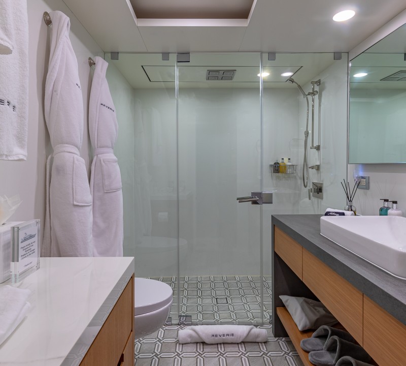 Double :twin Cabin Ensuite Bathroom