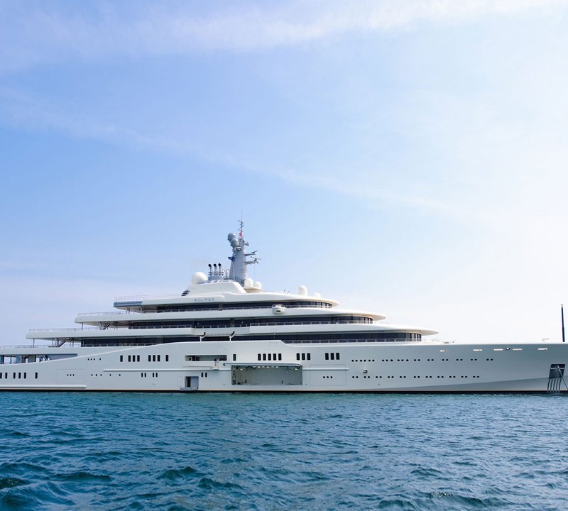 ECLIPSE _ Exterior