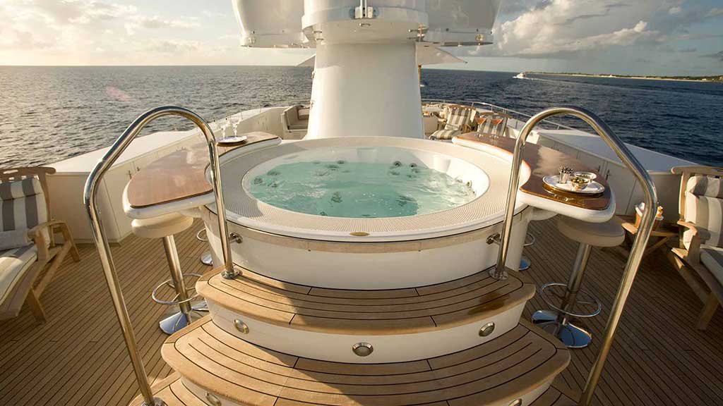 EXPLORA - Caribbean Jacuzzi