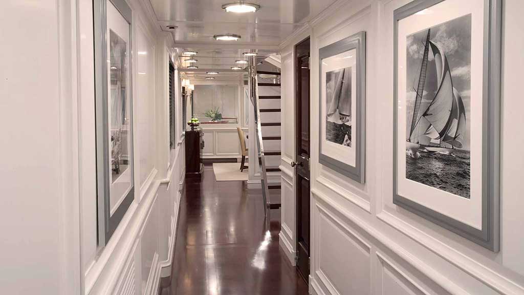EXPLORA - Companionway