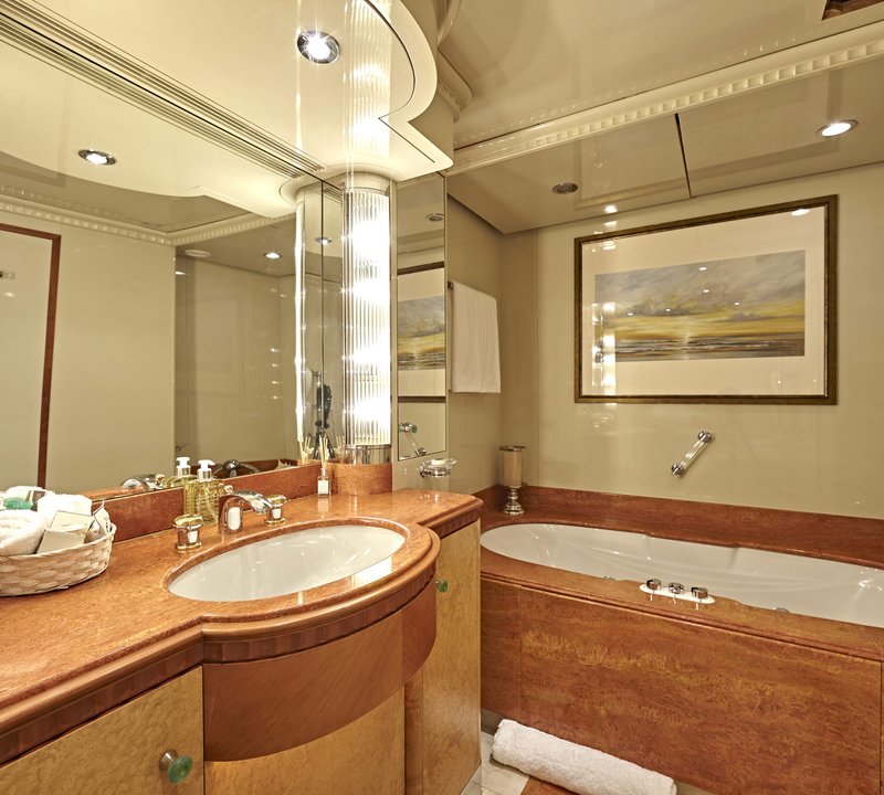 Ensuite With Bath