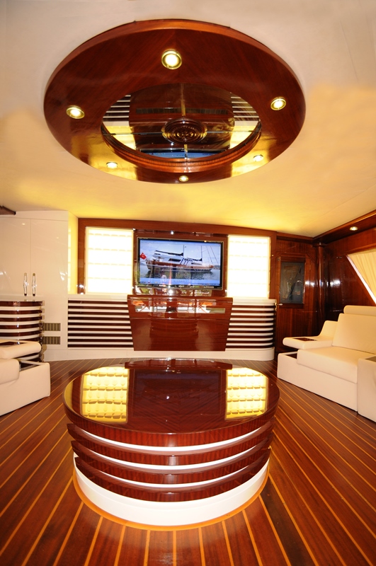 Esma Sultan aft saloon view 2