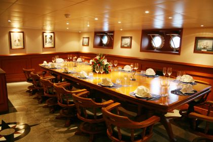 Expedition Yacht SARSEN - Dining Room